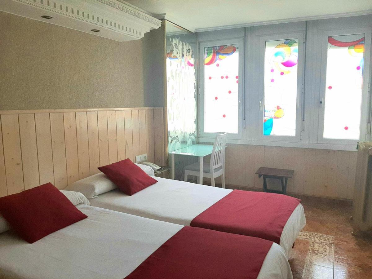 Hotel Dato บิโตเรีย-กัสเตซ ภายนอก รูปภาพ